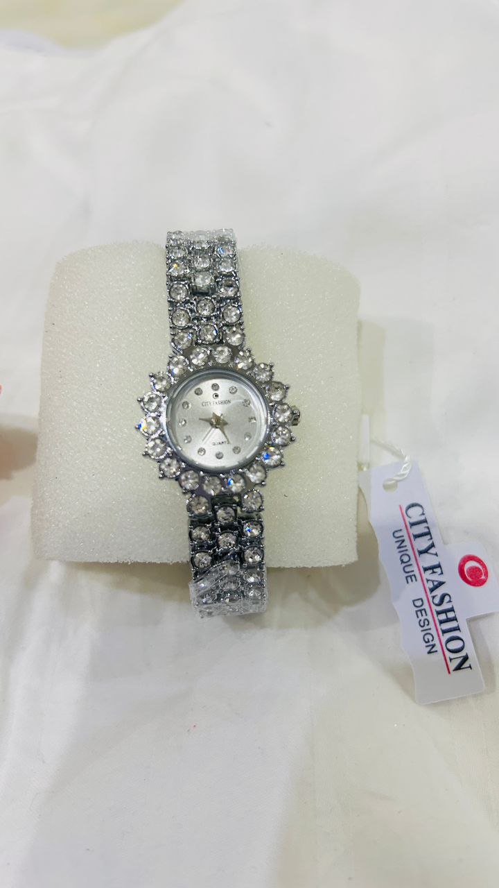 luxury silver crystal ladies watch luxury silver crystal ladies watch